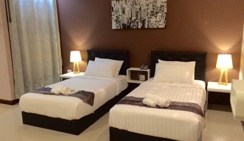 Gold Room, Twin