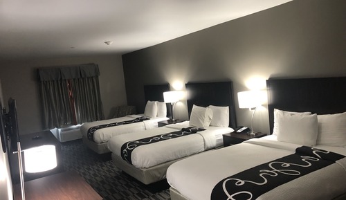 Habitación triple básica, varias camas