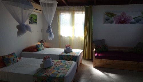 Apartamento familiar, 3 habitaciones, vistas al mar