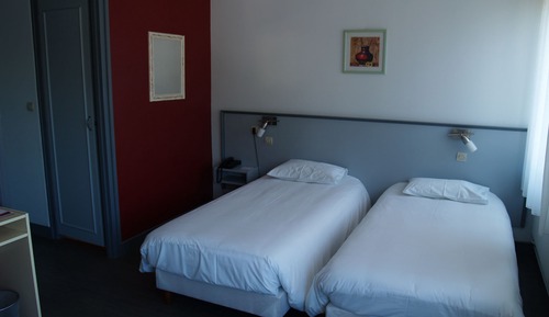 Habitación con 2 camas individuales