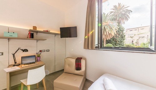 Habitación superior con 1 cama doble o 2 individuales