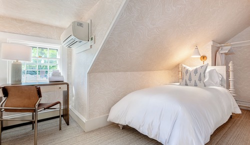 Standard Twin Shared Bathroom - Room 15
