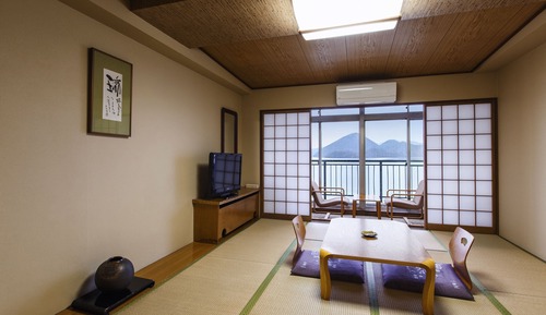 Habitación, vistas al lago (2017,buffet)