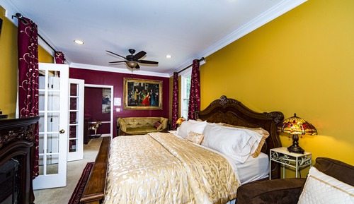 Suite de lujo, 1 cama de matrimonio grande, bañera de hidromasaje, vistas al jardín