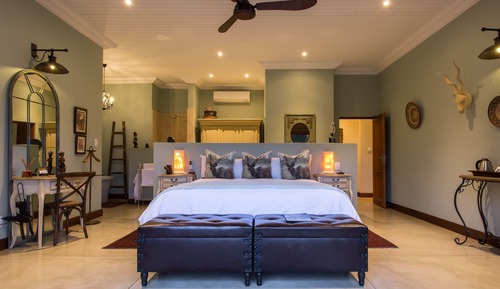 Kambaku Luxury 2 Bedroom River House