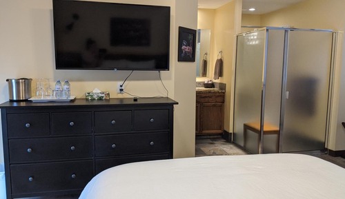 Deluxe Double Room, 1 Queen Bed, Private Bathroom