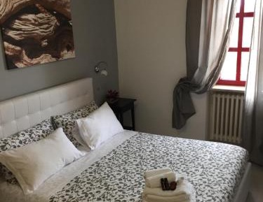 Deluxe Room (2 Adults + 1 Child)