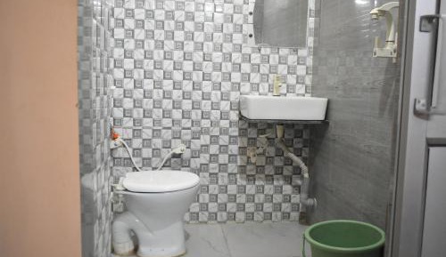 Deluxe Double Room (2 Adults + 1 Child)