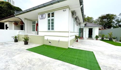 Villa with Garden View