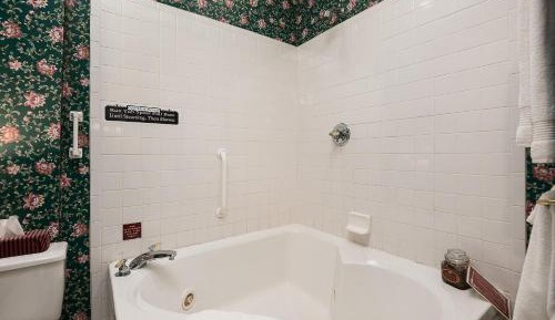 Deluxe Queen Room with Two Queen Beds