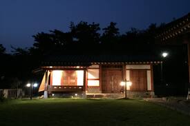 Changpyeong Casa | Tiny Traditional Korean House(제월당-독채한옥)