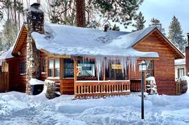 Big Bear Lake Cabina | “Danny’s Den” - The Perfect Getaway Cabin.