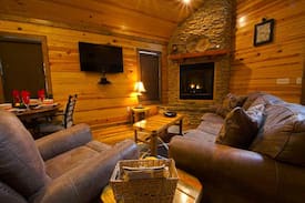 Broken Bow Cabina | Risky Business Cabin at Hochatown