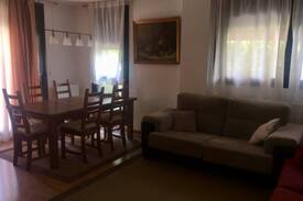 Jaca Apartamento | Apartamento con terraza y piscina.