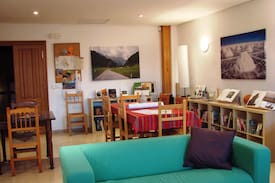 Calomarde Hostal | Espacio Tristan Jones. Posada de Calomarde.