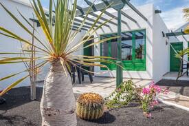 Los Pocillos Villa | 2 bed newly renovated bungalow/villa Los Pocillos.