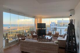 Punta del Moral Apartamento | Magnífico ático en primera linea de playa.