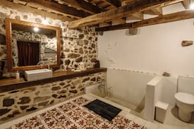 Angles Cabina | MASIA LA ROVIRA, AMAZING COTTAGE FROM S.XVI
