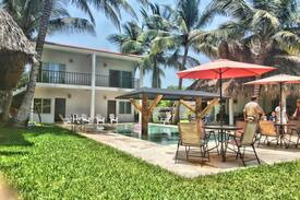Monterrico Villa | Casa de playa "Los Delfines"