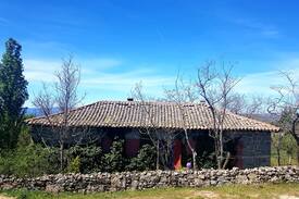 Navalperal de Pinares Villa | Casa Los Geranios: refugio de paz y naturaleza