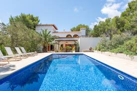 Cala Ferrera Villa | Villa mediterránea con piscina junto a la playa