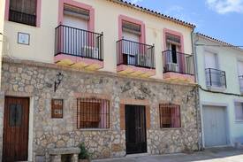 Torrejon El Rubio Apartamento | Amazing apt with mountain view
