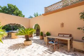 Cala Ferrera Villa | Villa mediterránea con piscina junto a la playa