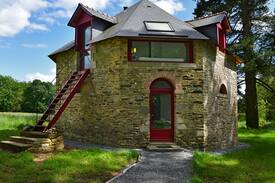 Pleucadeuc Cabina | Domaine de Villeneuve - Séchoir