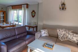 Liencres Villa | ¡Nuevo! Amplio chalet con jardín en Portio