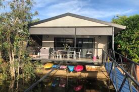 Lake Bennett Casa | Kookaburra Cottage - Reflecting Tranquility