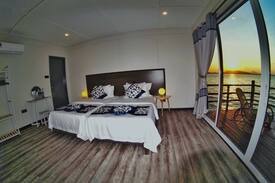 Semporna Hotel | 仙本那 顺顺水屋度假村 WB SHUN SHUN WATER BUNGALOWS