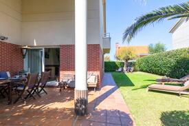 Liencres Villa | ¡Nuevo! Amplio chalet con jardín en Portio