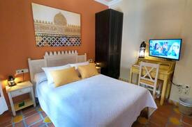 Alcala del Valle Hostal | CALÉNDULA, Hostal rural La Esperanza