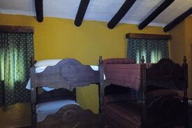 El Colmenar Hostal | Albergue Las Buitreras 1