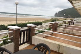 Santona Apartamento | Apartamento en primera linea playa de berria
