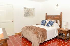 Las Piedras Hotel | Standard Deluxe Onyx Aparta Hotel