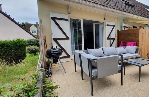 Sainte-Cecile-Plage Casa | 2 bedroom house 5 minutes from the sea and parking