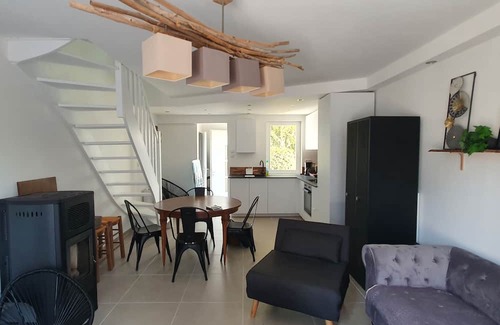 Sainte-Cecile-Plage Casa | 2 bedroom house 5 minutes from the sea and parking