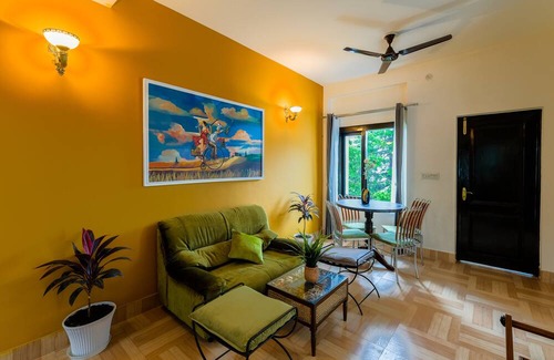 The Mall Road Cabaña | The Junglee Bakri