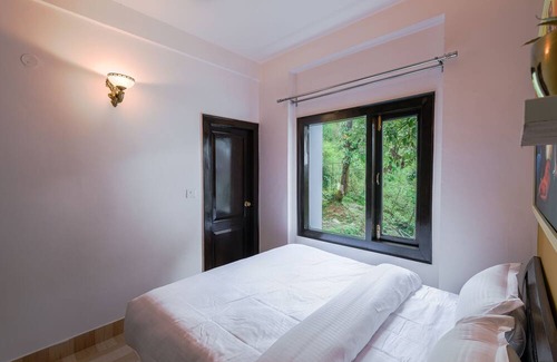 The Mall Road Cabaña | The Junglee Bakri
