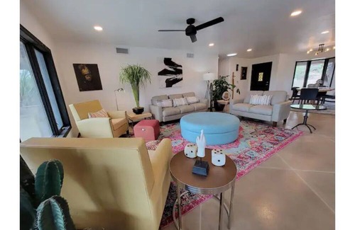 Tanque Verde Casa | GORGEOUS MOUNTAIN VIEW LUXURY HOME W/ POOL/JACUZZI