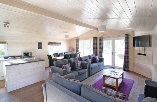 Alford Cabina | 3 bedroom accommodation in Woodthorpe