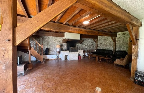 Louan-Villegruis-Fontaine Casa | House sleeps up to 28 pool in summer