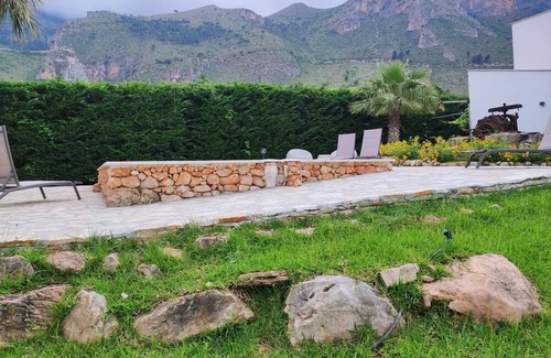 Castellammare del Golfo Villa | Villa Mariannina swimming pool with Jacuzzi in private garden