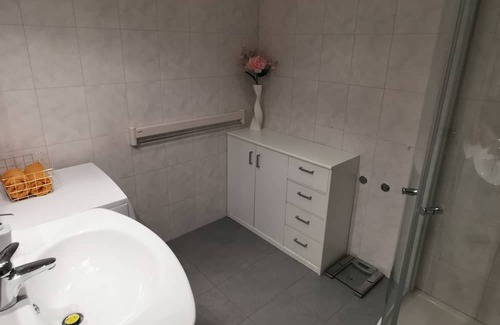 Bad Wilhelmshoehe Apartamento | 3-zi. Erdgeschosswohnung,wilhelmshöher Alle,separater Eingang,terrasse,5min Tram