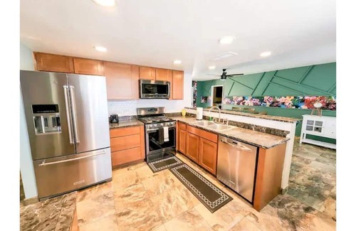 Glendale Casa | Cheerful Private Pool Oasis! 2 miles to Stadiums!