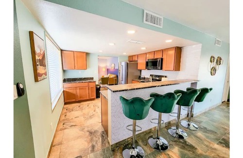 Glendale Casa | Cheerful Private Pool Oasis! 2 miles to Stadiums!