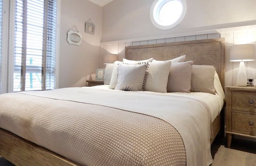 St. Florence Cabina | 2 bedroom accommodation in St Florence, Tenby