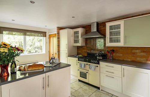 Farley Cabina | 4 bedroom accommodation in Oakamoor