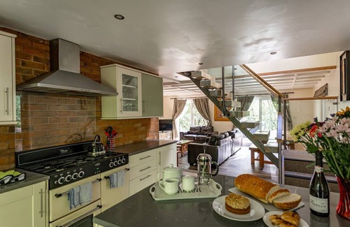 Farley Cabina | 4 bedroom accommodation in Oakamoor